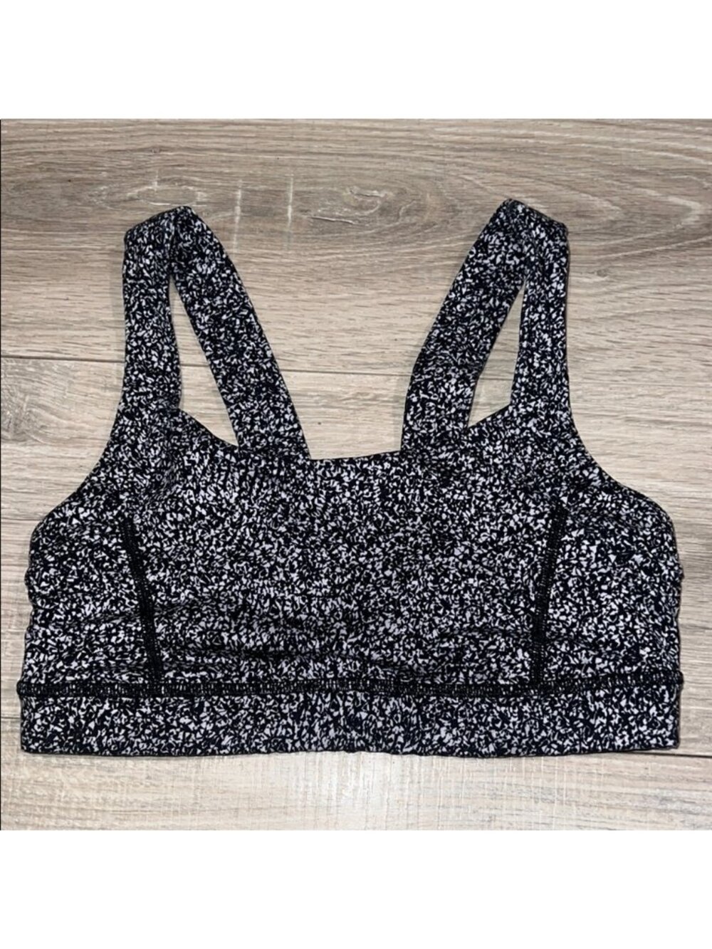 Lululemon pavement pusher sports bra